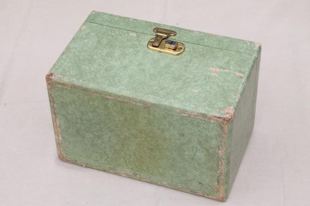 shabby pretty 50s 60s vintage turquoise blue train case, small box bag suitcase