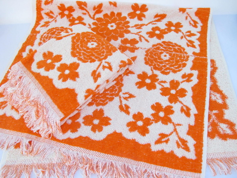 Unused vintage bath towel set w/ hand towels, bright orange flowers!