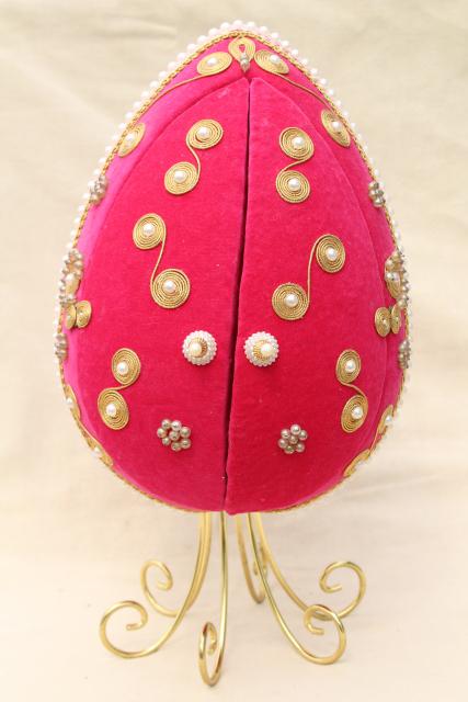vintage 60s 70s LeeWards beaded pink flocked velvet egg shadow box ornament w/ doors that open
