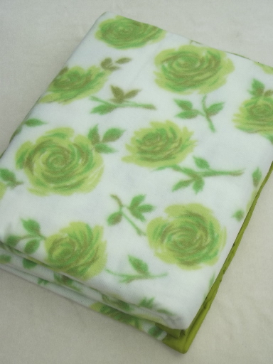 Vintage bed blanketw/ retro green roses print, never used acrylic blanket