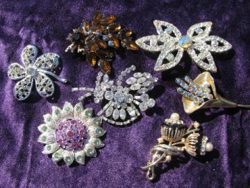 Vintage costume jewelry lot, colored rhinestone pins, flower brooches