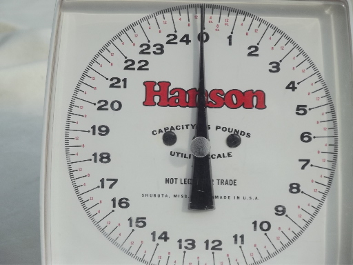 Vintage Hanson kitchen / produce utility scale, weighs up to 25 lbs weight
