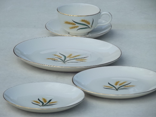 Vintage Homer Laughlin Royal Harvest wheat china dinnerware set for 6