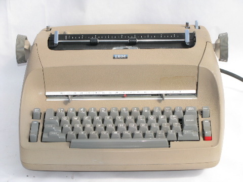 Vintage IBM electric typewriter w/ font ball