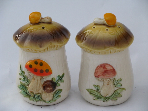 Vintage Japan, retro 70s mushrooms kitchen canisters, planter, S&P