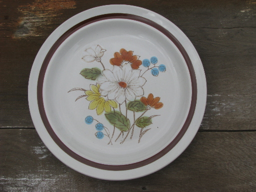 Vintage Japan stoneware pottery plates, Early Summer retro flowers
