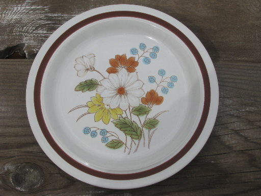 Vintage Japan stoneware pottery plates, Early Summer retro flowers