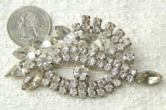 vintage jewelry lot, Weiss screw back & clip on earrings w/ rhinestones, creamed spinach bakelite