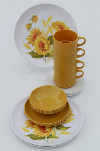 Vintage melmac dinnerware set for 4, 70s retro gold sunflower print dishes