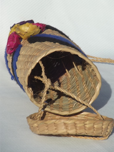 Vintage Mexican basket wine bottle carrier, picnic basket for wine bottle!