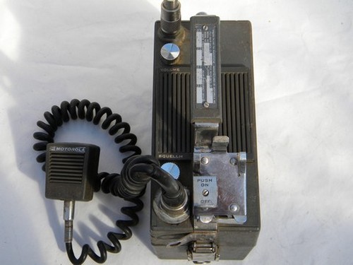 Vintage Motorola Handie-Talkie lunchbox FM radio transceiver w/canvas case