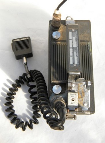 Vintage Motorola Handie-Talkie PT-300 lunchbox HT radio transceiver