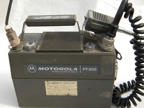 Vintage Motorola Handie-Talkie PT-300 lunchbox walkie-talkie radio