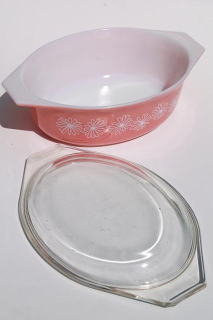 vintage pink daisy Pyrex oval casserole 043, 1 1/2 qt baking dish pan w/ lid