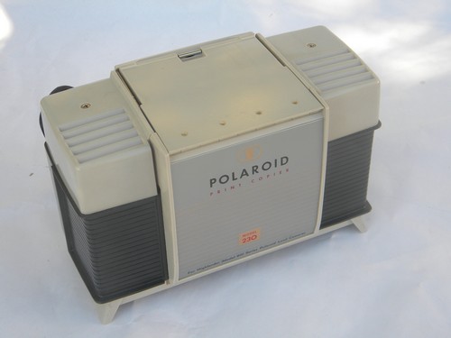 Vintage Poloaroid model 230 photo print copier for land cameras unsued