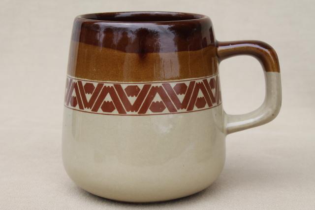 vintage pottery coffee mugs, 70s retro brown band tribal chevron pattern 