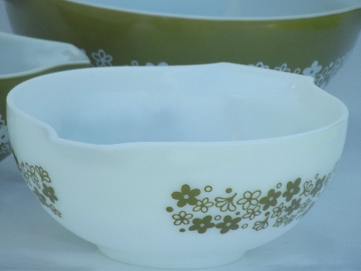 Vintage Pyrex cinderella nesting mixing   bowls set, green crazy daisy Pyrex