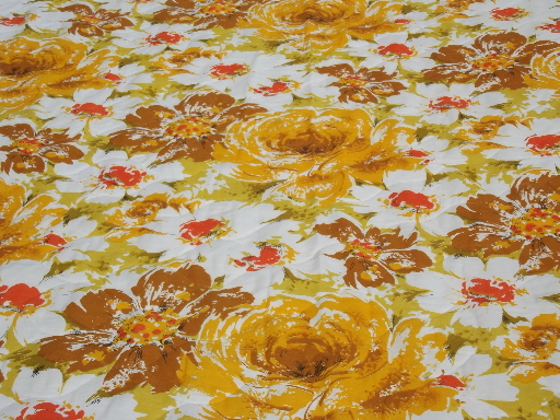 Vintage quilted bedspread, retro 60s gold roses daisy print, never used