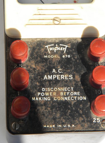 Vintage Triplet model 670 AC ammeter with bakelite case