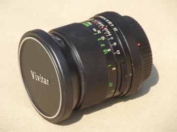 Vintage Vivitar 28mm 1:2.5 auto wide-angle lens - No. 22314646 Ø62mm
