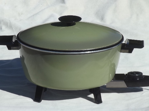 Vintage West Bend country kettle electric cooker, retro avocado green!