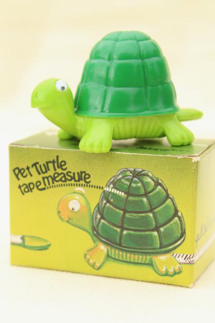 1980s plastic turtle tape measure, novelty toy for desk or sewing tool gadget