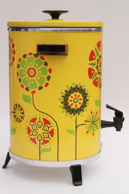 https://1stopretroshop.com/item-photos/60s-70s-flower-power-West-Bend-party-perk-vintage-30-cup-electric-coffee-percolator-1stopretroshop-nt4425-5.jpg