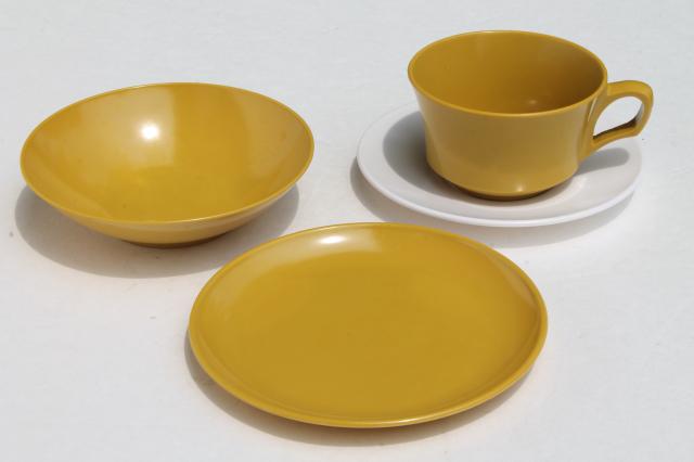 60s 70s vintage harvest yellow gold & white melmac, mod melamine plastic dishes set