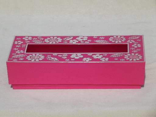 60s retro plastic tissue box, flower power kleenex holder in bright pink!