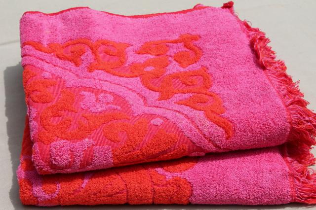 60s vintage cotton bath sheet beach blanket towels, hot shocking pink & red retro