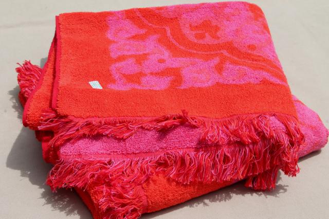 60s vintage cotton bath sheet beach blanket towels, hot shocking pink & red retro