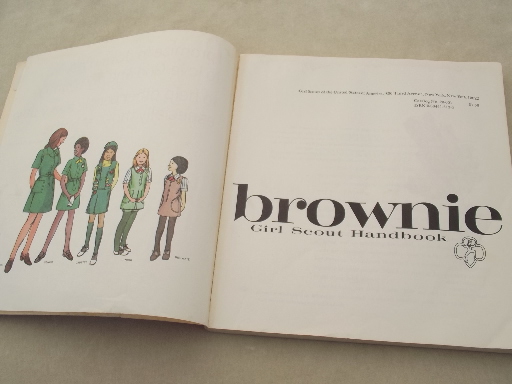 60s vintage Girl Scouts Brownie Handbook,  scouting hand book dated 1963