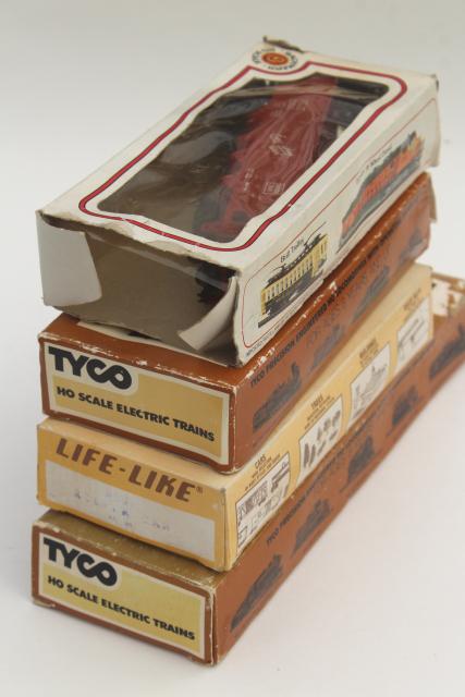 70s vintage Tyco HO scale electric trains, cars & engine original boxes