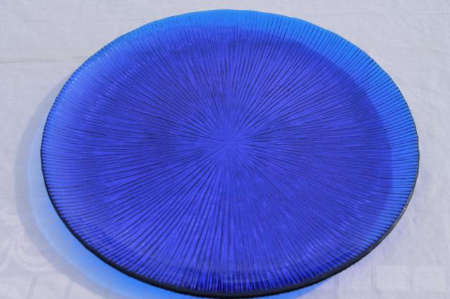 70s vintage cobalt blue glass dinner plates, retro ice texture Sasaki rain glass
