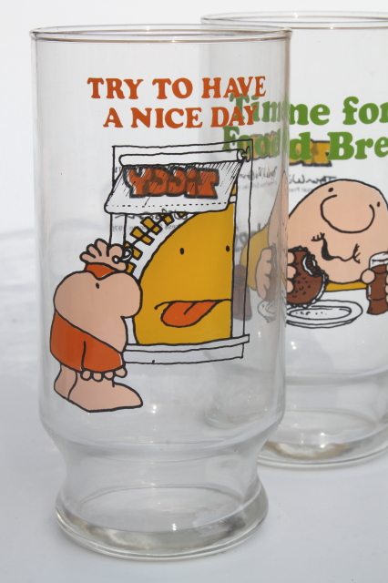 70s vintage drinking glasses, Ziggy character glass lot w/ two different comics prints