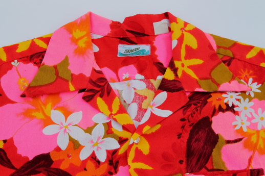 70s vintage Hawaiian print shirt, Hawaii label aloha sport shirt w/ tropical flowers