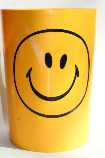 70s vintage smiley face plastic wastebasket, retro pre-emoji yellow smile!