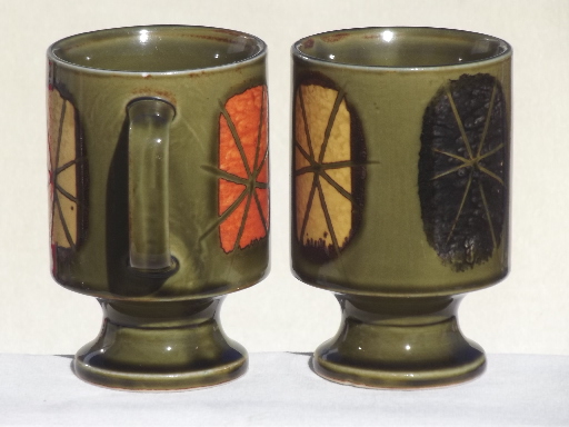 70s vintage stoneware coffee mugs, footed tall cups w/ retro starbursts