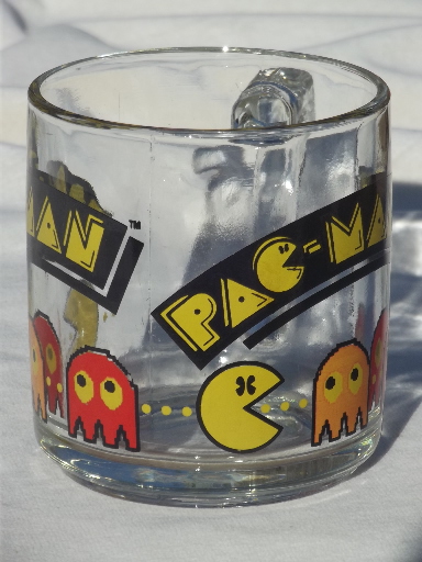 80s vintage Pac Man mug, retro Libbey glass coffee cup dated 1982