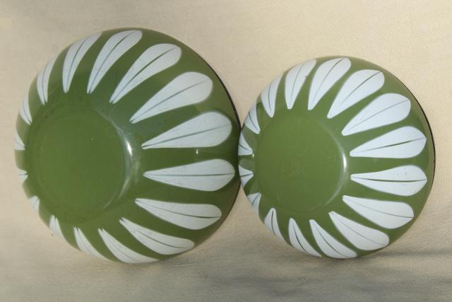 Cathrineholm lotus green & white enamel bowls nesting stack, mid-century vintage