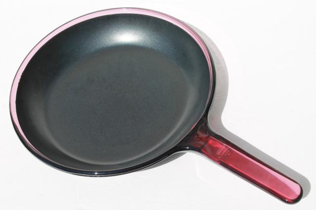 Corning Visions Pyrex cranberry teflon skillet frying pan & two saucepans w/ lids