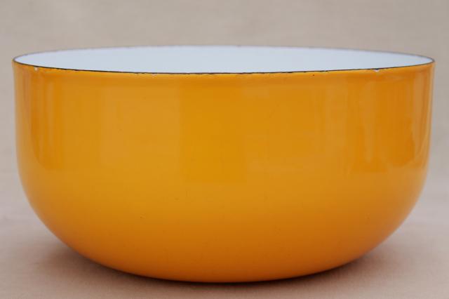 Scandinavian modern vintage big yellow enamel bowl, Dansk or Finel Arabia