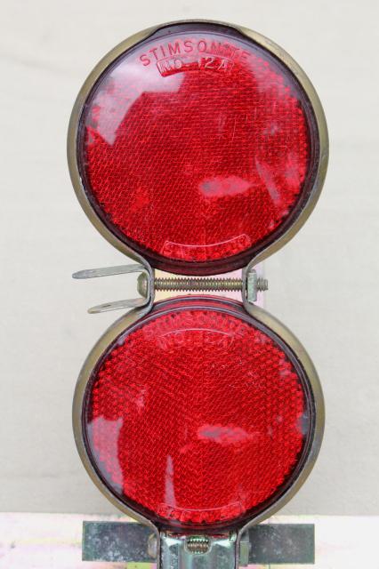 Vintage IH Reflector-Flares in metal case, trucker safety road flares