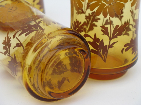 Amber gold 70s vintage Libbey juice glasses w/ retro daisies print