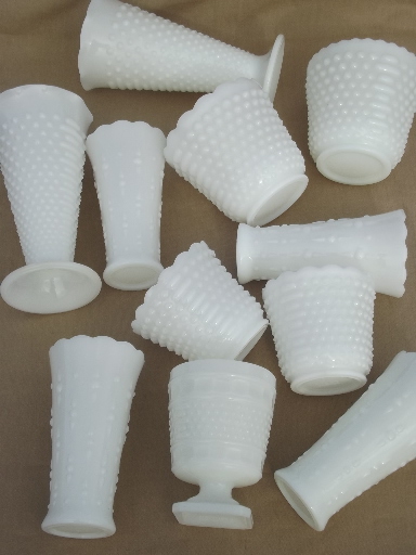 https://1stopretroshop.com/item-photos/anchor-hocking-hobnail-pattern-milk-glass-vintage-vases-planters-lot-1stopretroshop-u11744-9.jpg