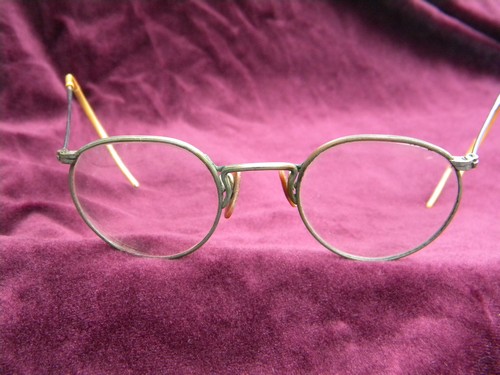Antique vintage wire rimed  spectacles/eyeglasses w/steel temples
