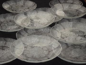 Arcoroc - France  Canterbury pattern glass dinner / luncheon plates, set of 12