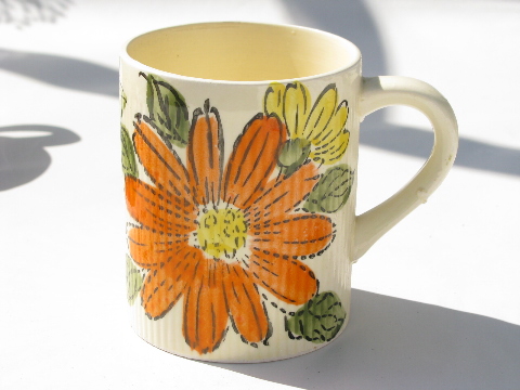 Big orange & yellow daisies, retro vintage ceramic coffee cups & metal stand
