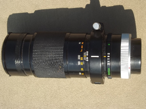 Canon FD 300mm 1:5.6 telephoto lens, vintage Canon camera lens for F1