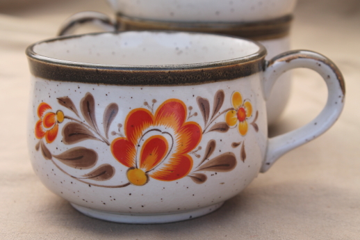 Country kitchen vintage ceramic big mugs, soup cup bowls w/ handles